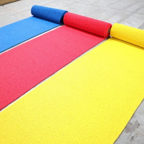 Tapis de cheminement couleur bleu rouge jaune